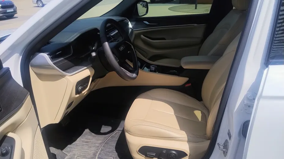 JEEP Grand Cherokee -