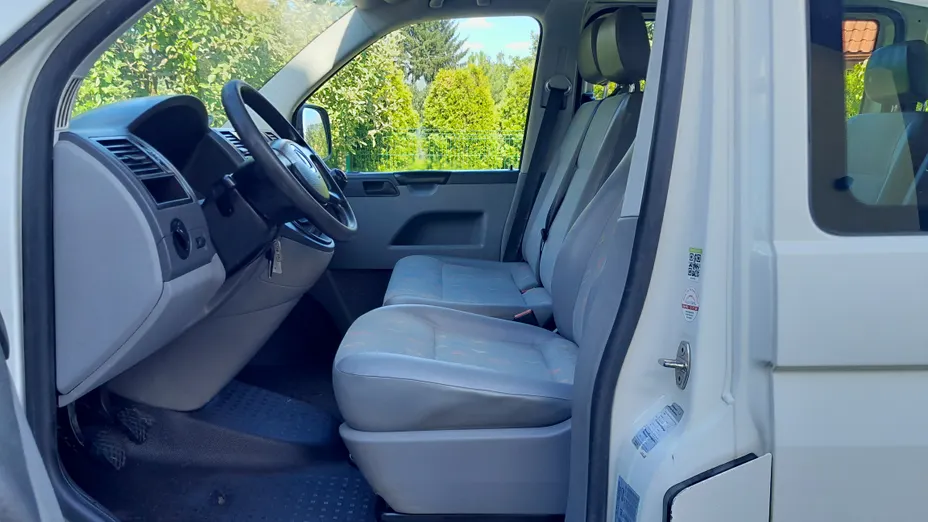 VOLKSWAGEN Transporter Caravelle D C 255 5B2