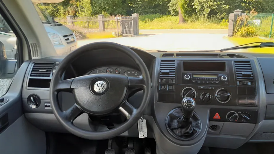 VOLKSWAGEN Transporter Caravelle D C 255 5B2