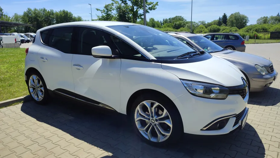 RENAULT Scenic -