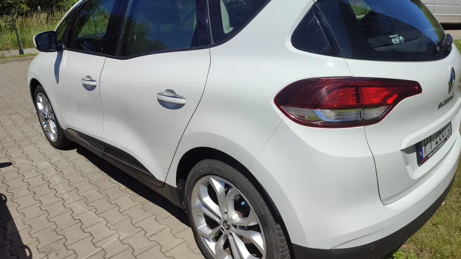 RENAULT Scenic -
