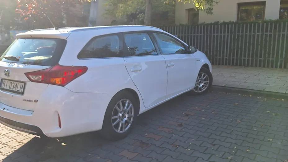TOYOTA Auris -