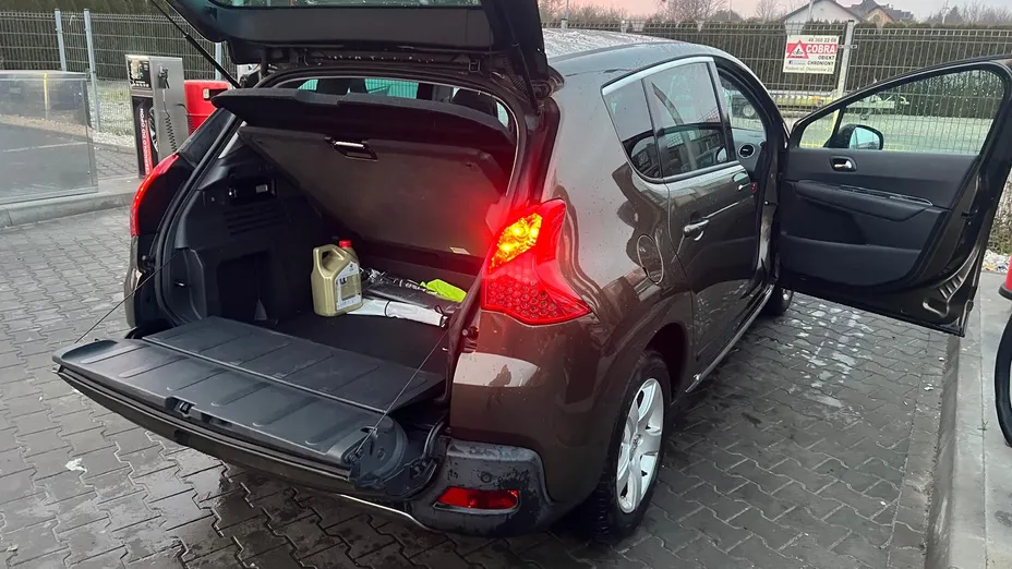 PEUGEOT 3008 3008 1.6 Premium+