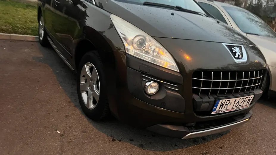 PEUGEOT 3008 3008 1.6 Premium+