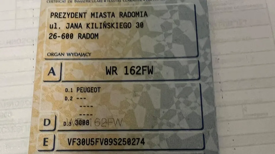 PEUGEOT 3008 3008 1.6 Premium+