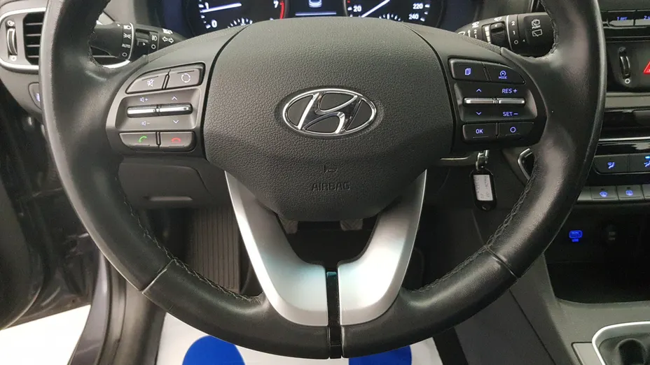 HYUNDAI i30 i30 1.4 Classic +