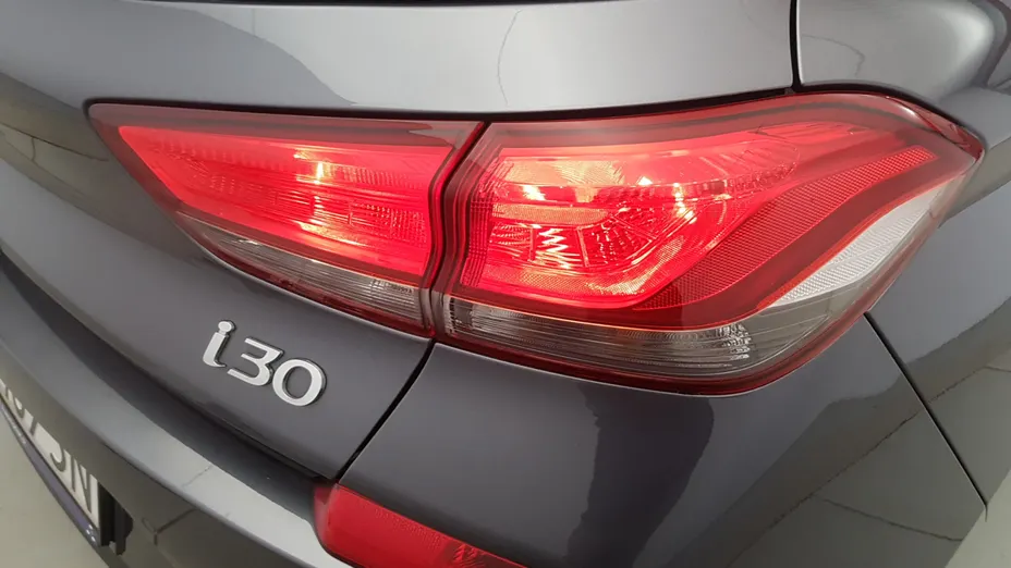HYUNDAI i30 i30 1.4 Classic +