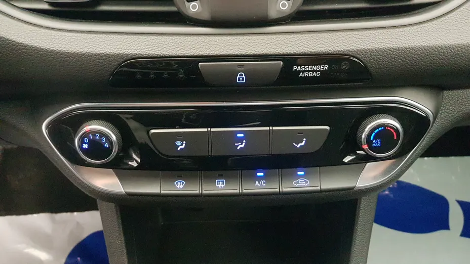 HYUNDAI i30 i30 1.4 Classic +