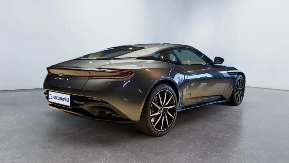 ASTON MARTIN DB11 DB11 V8