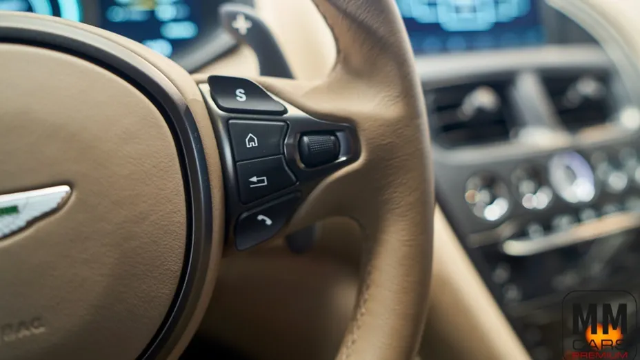 ASTON MARTIN DB11 DB11 V8