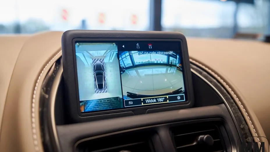 ASTON MARTIN DB11 DB11 V8