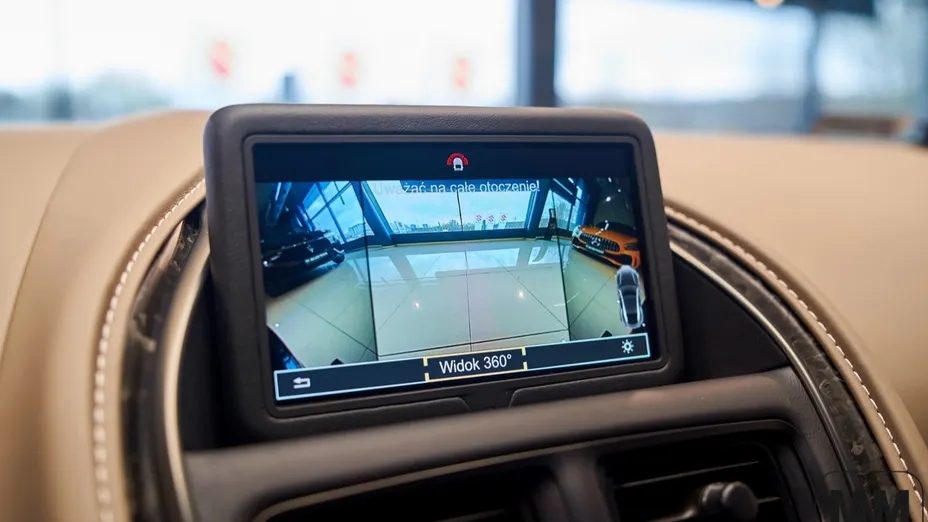 ASTON MARTIN DB11 DB11 V8