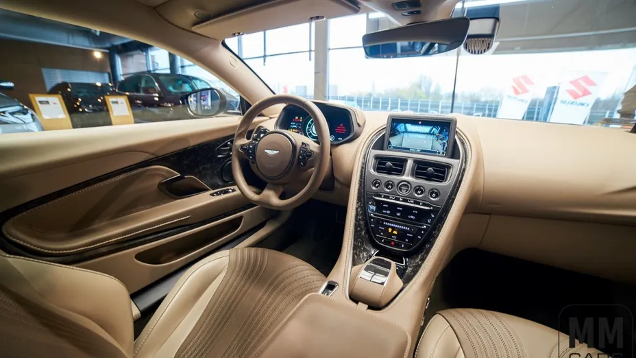 ASTON MARTIN DB11 DB11 V8