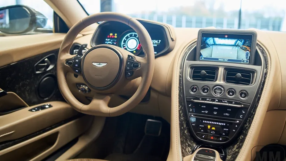 ASTON MARTIN DB11 DB11 V8