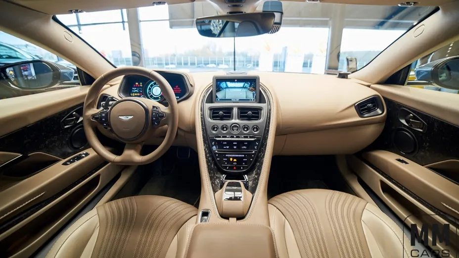 ASTON MARTIN DB11 DB11 V8