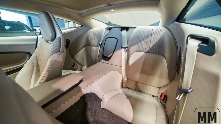 ASTON MARTIN DB11 DB11 V8