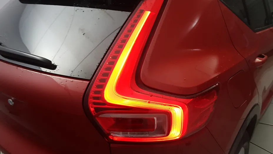 VOLVO XC40 XC40 T4 AWD Momentum aut