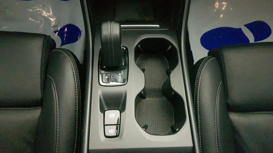 VOLVO XC40 XC40 T4 AWD Momentum aut