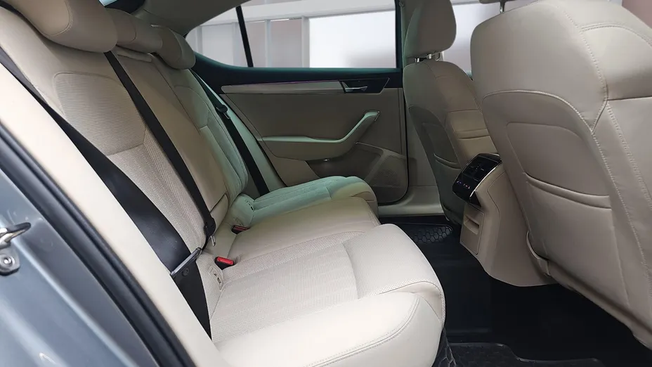 SKODA Superb Superb 2.0 TDI SCR Style