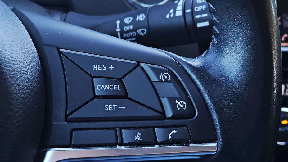 NISSAN Qashqai Qashqai 1.3 DIG-T N-Connecta DCT