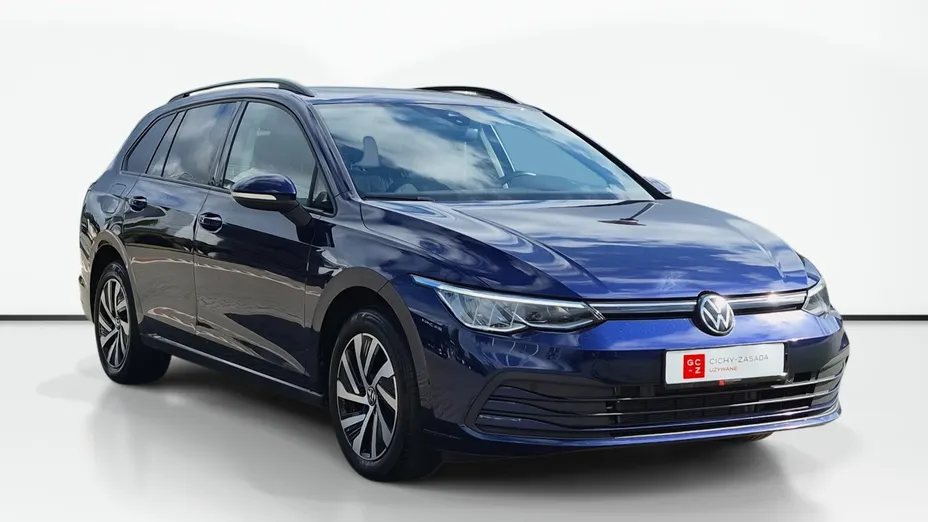 VOLKSWAGEN Golf -