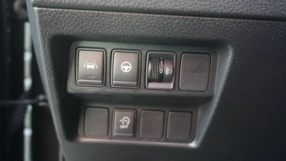 NISSAN Qashqai Qashqai 1.3 DIG-T N-Connecta