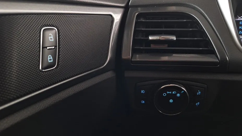 FORD Mondeo Mondeo 2.0 Hybrid Trend