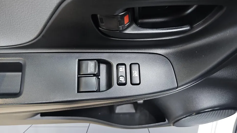 TOYOTA Yaris Yaris 1.5 Active