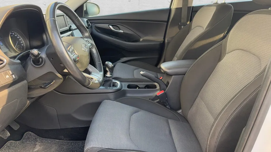 HYUNDAI i30 i30 1.4 Classic +