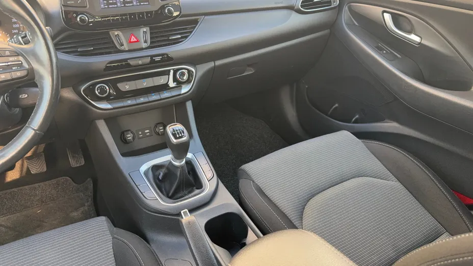 HYUNDAI i30 i30 1.4 Classic +