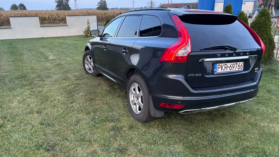 VOLVO XC60 XC60 2.4D AWD Momentum aut