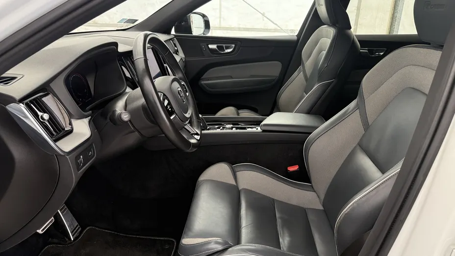 VOLVO XC60 XC60 B5 B AWD R-Design aut