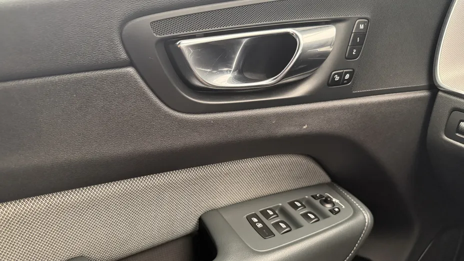 VOLVO XC60 XC60 B5 B AWD R-Design aut