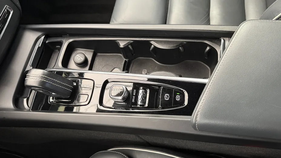 VOLVO XC60 XC60 B5 B AWD R-Design aut