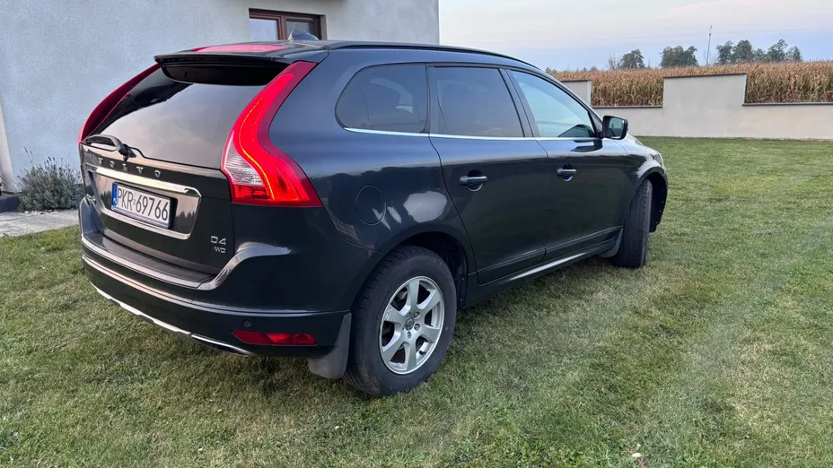 VOLVO XC60 XC60 2.4D AWD Momentum aut