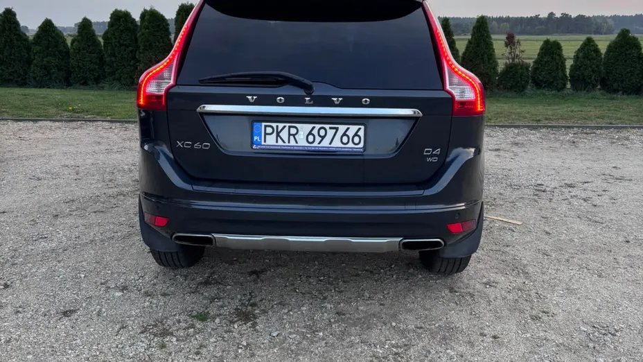 VOLVO XC60 XC60 2.4D AWD Momentum aut