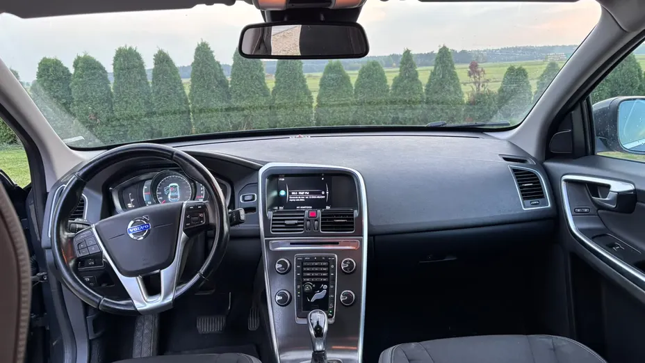 VOLVO XC60 XC60 2.4D AWD Momentum aut