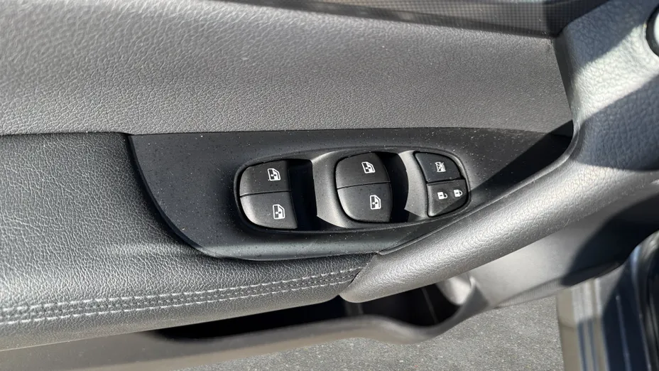 NISSAN Qashqai Qashqai 1.3 DIG-T N-Connecta DCT