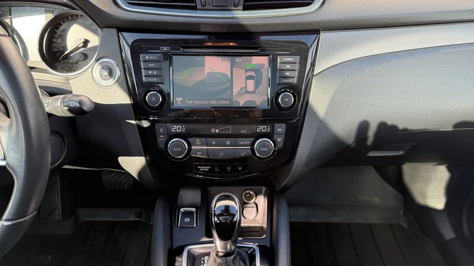 NISSAN Qashqai Qashqai 1.3 DIG-T N-Connecta DCT