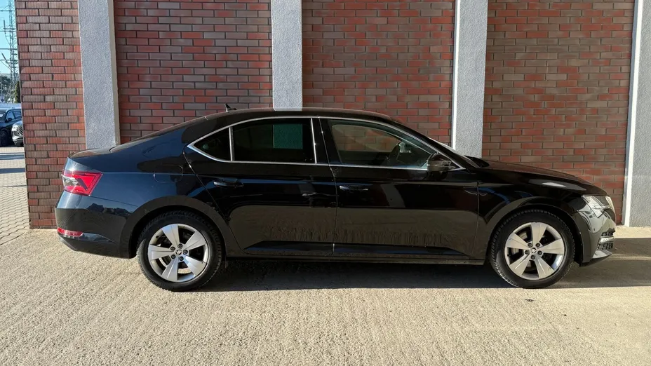 SKODA Superb Superb 2.0 TDI SCR Style DSG