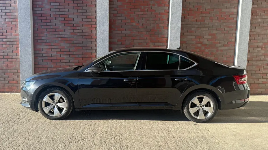 SKODA Superb Superb 2.0 TDI SCR Style DSG