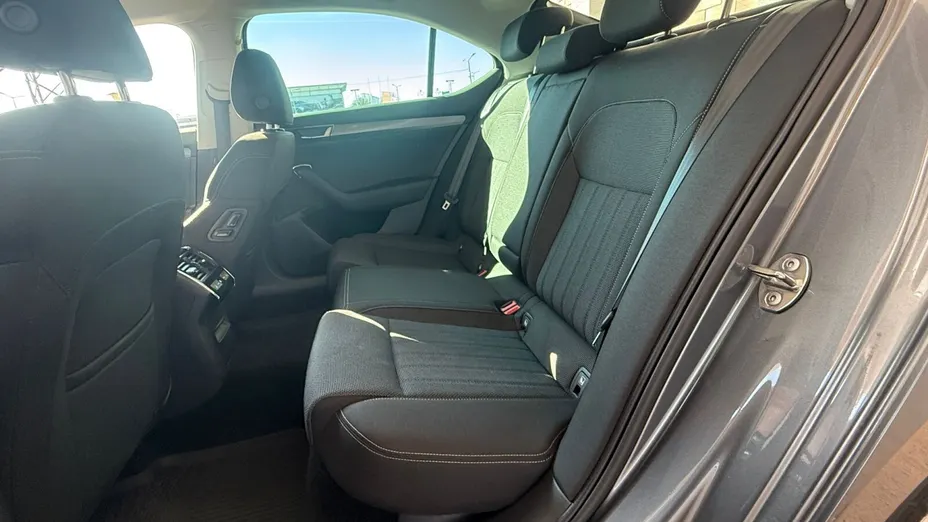 SKODA Superb Superb 2.0 TDI SCR Style DSG