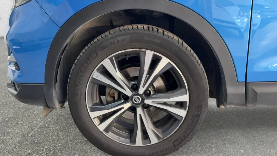 NISSAN Qashqai Qashqai 1.3 DIG-T N-Connecta DCT