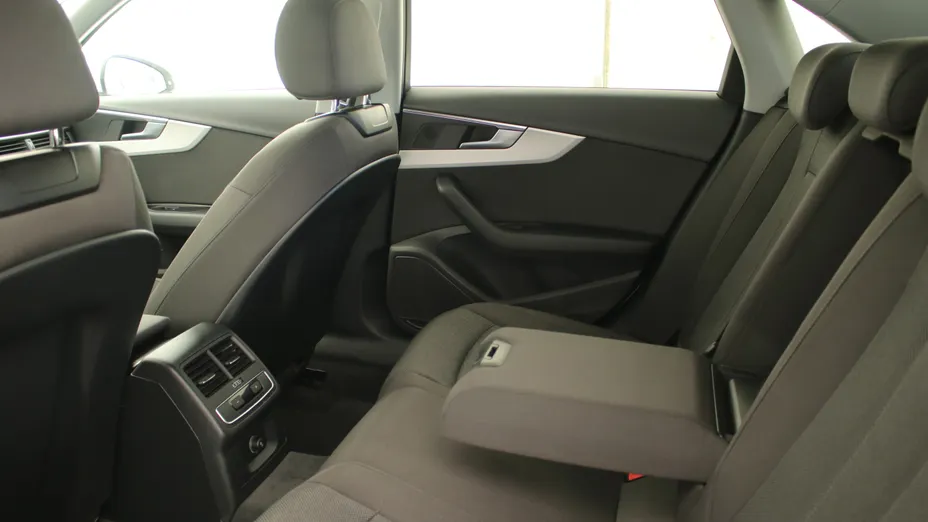 AUDI A4 A4 35 TFSI mHEV S Line S tronic