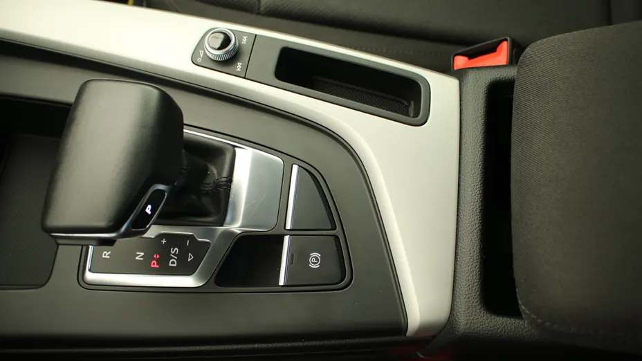 AUDI A4 A4 35 TFSI mHEV S Line S tronic