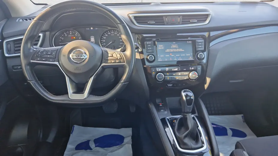 NISSAN Qashqai Qashqai 1.3 DIG-T N-Connecta DCT