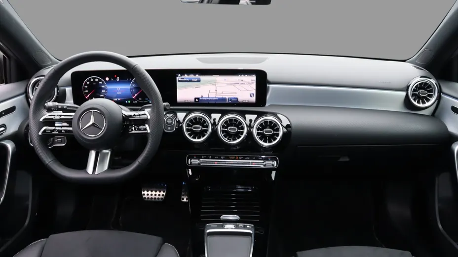MERCEDES-BENZ A Klasa A 220 4-Matic AMG Line 8G-DCT