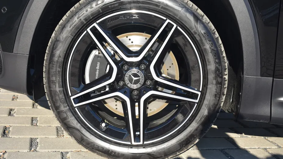 MERCEDES-BENZ GLB GLB 200 d AMG Line 8G-DCT