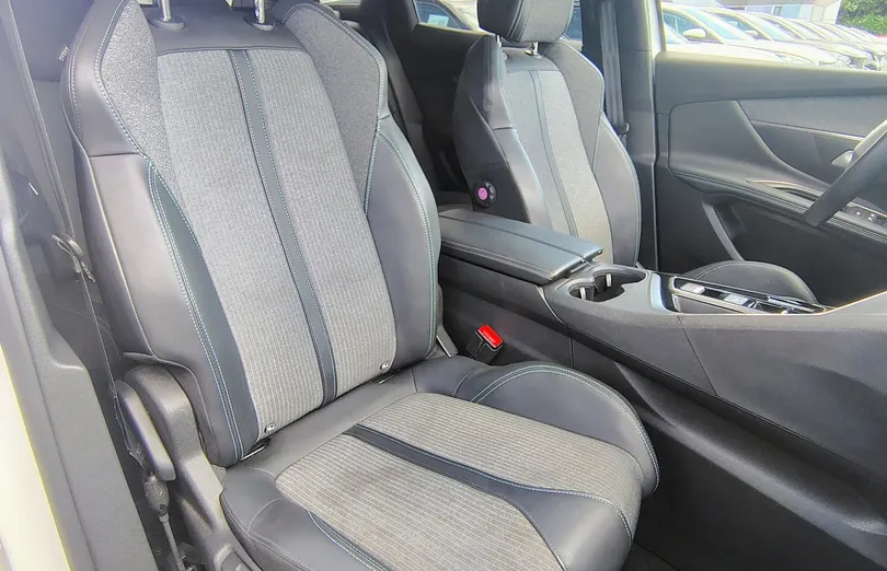 PEUGEOT 3008 3008 1.2 PureTech Allure Pack S&S EAT8