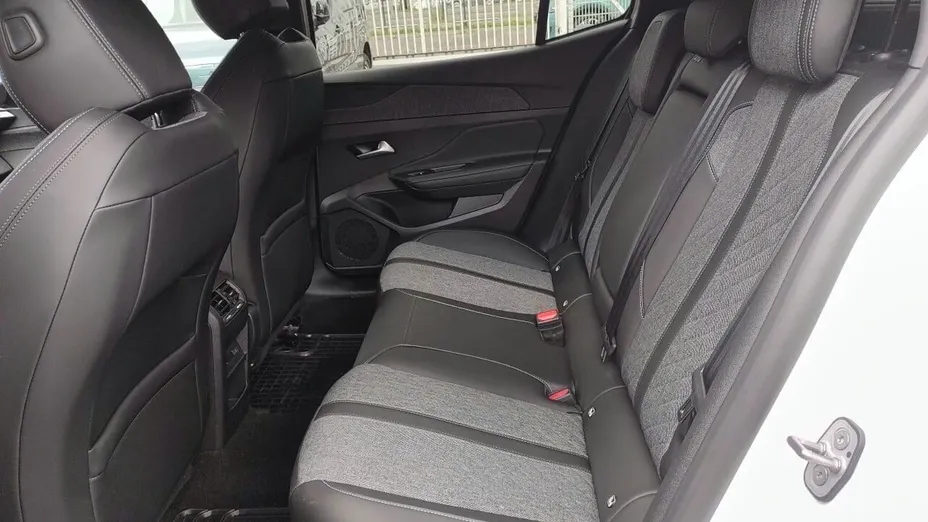 PEUGEOT 408 408 1.2 PureTech Allure S&S EAT8